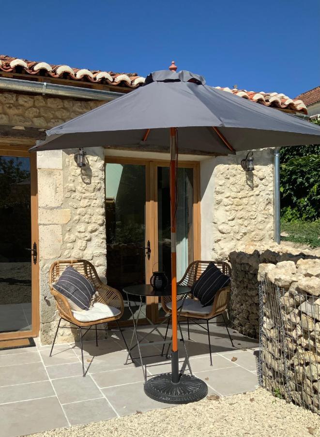 Les Ombrieres Bed & Breakfast Porcheresse Bagian luar foto
