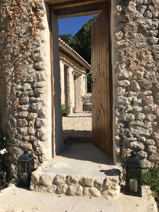 Les Ombrieres Bed & Breakfast Porcheresse Bagian luar foto